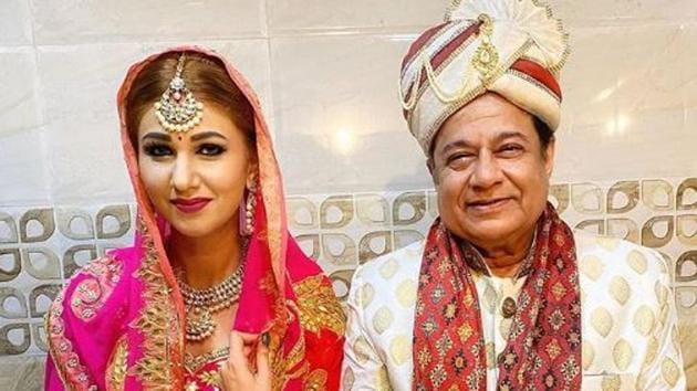 Jasleen Matharu shared pictures with Anup Jalota on Instagram.