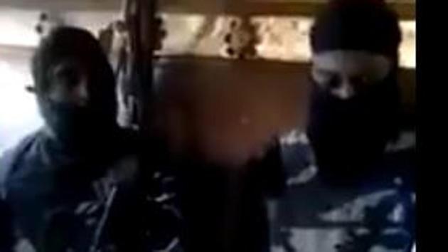 The video shows a conversation between soldiers objecting to their transportation in a non-bullet proof vehicle, while their seniors were using bullet-proof vehicles. (TWITTER/SCREENGRAB.) The video shows a conversation between soldiers objecting to their transportation in a non-bullet proof vehicle, while their seniors were using bullet-proof vehicles. (TWITTER/SCREENGRAB.)