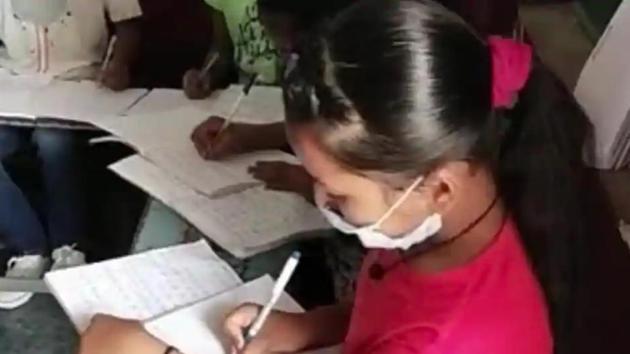 The schools must ensure that children do not exchange masks or share food with each other. (HT file photo) The schools must ensure that children do not exchange masks or share food with each other. (HT file photo)