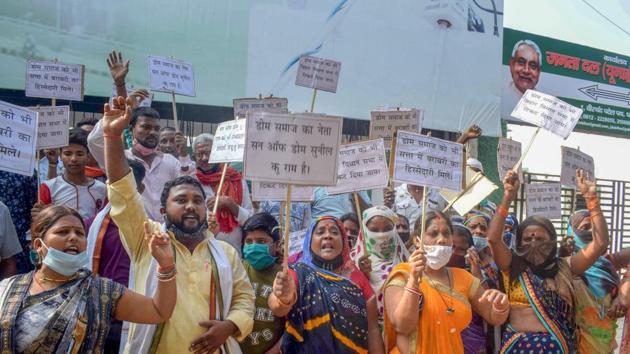 Ticket seekers demonstrate outside JD(U) office over seat-sharing with other parties for the upcoming Bihar Assembly elections, in Patna, Friday, Oct. 9, 2020. (PTI) Ticket seekers demonstrate outside JD(U) office over seat-sharing with other parties for the upcoming Bihar Assembly elections, in Patna, Friday, Oct. 9, 2020. (PTI)