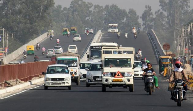 A one-kilometre stretch of the flyover starting from Balongi was opened for vehicular traffic recently. (Gurminder Singh/HT) A one-kilometre stretch of the flyover starting from Balongi was opened for vehicular traffic recently. (Gurminder Singh/HT)