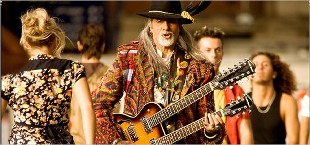 Amitabh Bachchan in Jhoom Barabar Jhoom. (Movie Still)