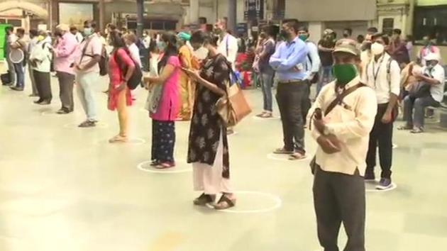 There is citywide power outage in Mumbai.(ANI Photo) There is citywide power outage in Mumbai.(ANI Photo)