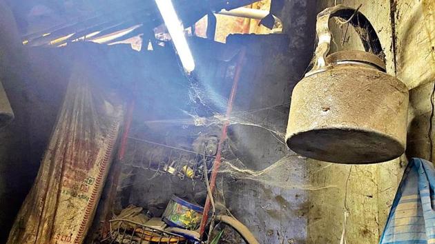 Simply called Chai ki Dukaan, Muhammed Waseem’s tea shack in Old Delhi’s Mohalla Qabristan neighbourhood exists like an unconscious work of art. (HT Photo) Simply called Chai ki Dukaan, Muhammed Waseem’s tea shack in Old Delhi’s Mohalla Qabristan neighbourhood exists like an unconscious work of art. (HT Photo)