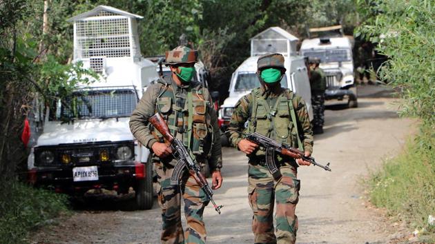 File photo: Army jawans in Shopian.(ANI) File photo: Army jawans in Shopian.(ANI)