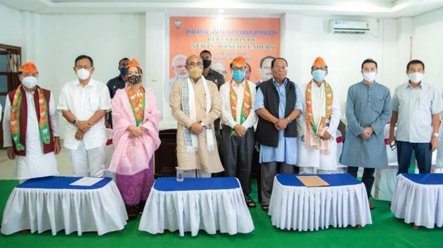 Chief Minister N Biren Singh and president S Tikendra of the BJP Manipur led party leaders including MPs and ministers to felicitate the three prominent leaders and a lady social worker at the Durbar Hall of the CM’s bungalow in Imphal on Monday. (TWITTER/@NBirenSingh.) Chief Minister N Biren Singh and president S Tikendra of the BJP Manipur led party leaders including MPs and ministers to felicitate the three prominent leaders and a lady social worker at the Durbar Hall of the CM’s bungalow in Imphal on Monday. (TWITTER/@NBirenSingh.)