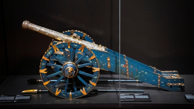 A 1765 cannon that belonged to the King of Kandy (Sri Lanka) is displayed at the Rijksmuseum in Amsterdam, Netherlands (Reuters) A 1765 cannon that belonged to the King of Kandy (Sri Lanka) is displayed at the Rijksmuseum in Amsterdam, Netherlands (Reuters)