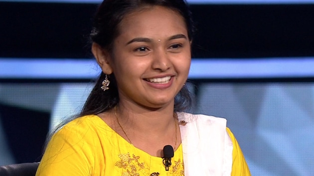 kaun banega Crorepati 12: Komal Tukadia walked away with Rs. 12.5 lakh. kaun banega Crorepati 12: Komal Tukadia walked away with Rs. 12.5 lakh.