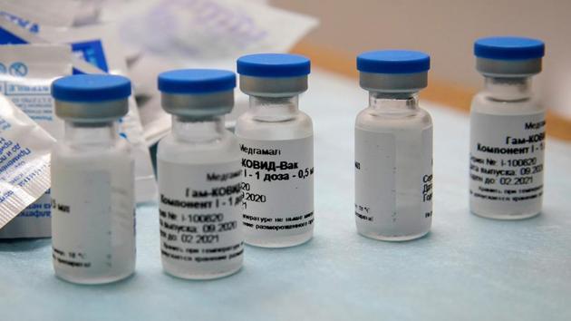 Bottles with Russia's "Sputnik-V" vaccine against the coronavirus disease (Covid-19) are seen before inoculation at a clinic in Tver, Russia on October 12, 2020.(Reuters Photo) Bottles with Russia's "Sputnik-V" vaccine against the coronavirus disease (Covid-19) are seen before inoculation at a clinic in Tver, Russia on October 12, 2020.(Reuters Photo)