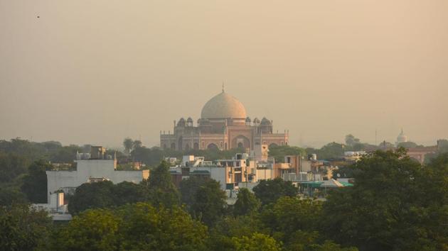 Humayun's Tomb seen enveloped in mist seen during early morning hours as air pollution is on the rise, at Nizamuddin, in New Delhi, India, on Saturday, October 10. (Amal KS/HT PHOTO) Humayun's Tomb seen enveloped in mist seen during early morning hours as air pollution is on the rise, at Nizamuddin, in New Delhi, India, on Saturday, October 10. (Amal KS/HT PHOTO)