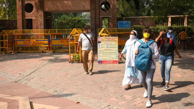 Admission aspirants seen at Delhi University North Campus, in New Delhi on October 12. According to the data provided by the university, as many as 19,086 students had applied for 70,000 undergraduate seats across 60 colleges by 8pm on October 12. Only 920 students managed to complete formalities. Last year, 2,026 students were able to finish the process on the first day of admissions. (Amal KS / HT Photo)