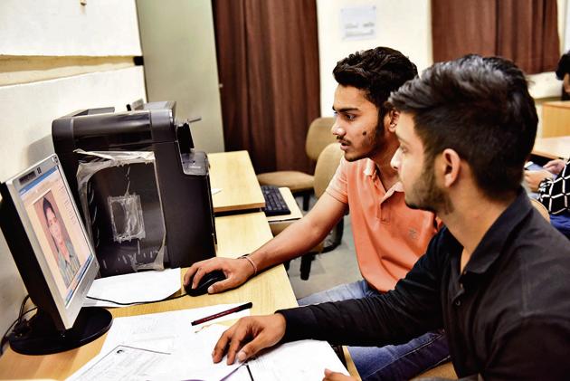Students can now take a virtual tour of DU colleges after registering themselves with the varsity, during online admission process. (Photo: Saumya Khandelwal/HT (For representational purposes only)) Students can now take a virtual tour of DU colleges after registering themselves with the varsity, during online admission process. (Photo: Saumya Khandelwal/HT (For representational purposes only))