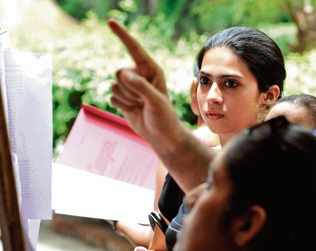 Students every year used to head to colleges to look at the notice boards during admission season.(Photo: Saumya Khandelwal/HT (Photo for representational purposes only))