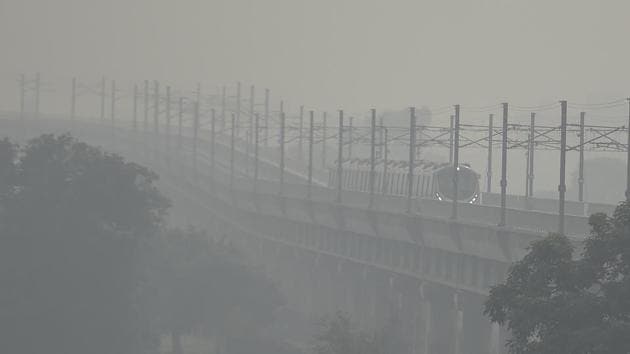 When it comes to PM 2.5 in Delhi, the entire city seems to be enveloped by concentrations of over 250 micrograms per cubic metres, according to IMD’s ENFUSER air quality forecast model launched on Wednesday. (PTI Photo) When it comes to PM 2.5 in Delhi, the entire city seems to be enveloped by concentrations of over 250 micrograms per cubic metres, according to IMD’s ENFUSER air quality forecast model launched on Wednesday. (PTI Photo)