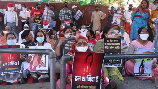 Women in Chandigarh protest against Hathras gang rape case.(HT Photo) Women in Chandigarh protest against Hathras gang rape case.(HT Photo)