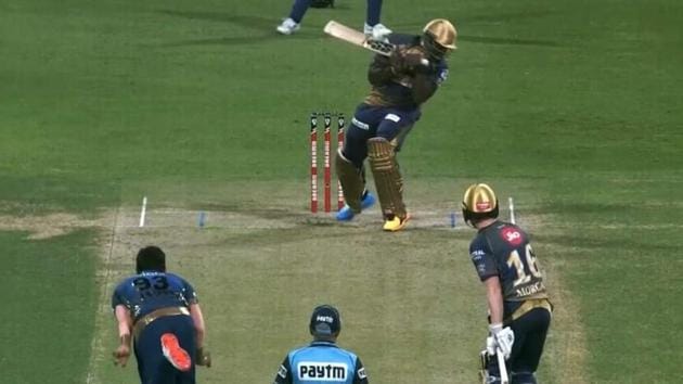IPL 2020: Jasprit Bumrah bowls a brutal bouncer to Andre Russll in the MI vs KKR match (Twitter/Screengrab) IPL 2020: Jasprit Bumrah bowls a brutal bouncer to Andre Russll in the MI vs KKR match (Twitter/Screengrab)