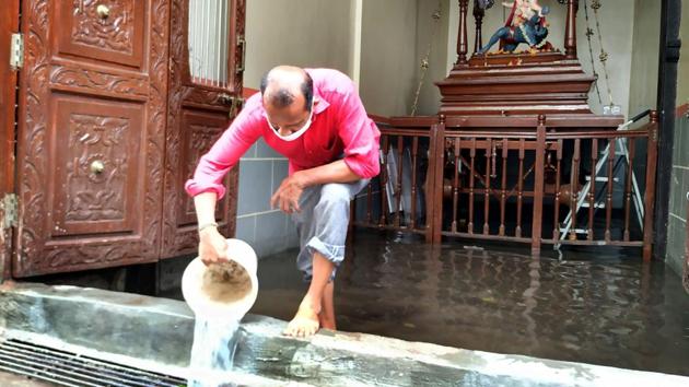 Srimant Bhausaheb Rangari Ganpati at Budhwar peth in Pune, was also flooded due to rains on Wednesday. (HT Photo) Srimant Bhausaheb Rangari Ganpati at Budhwar peth in Pune, was also flooded due to rains on Wednesday. (HT Photo)