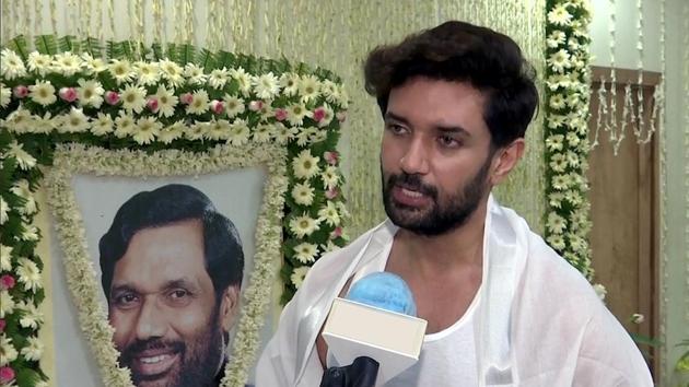 Chirag Paswan son of Union minister late Ram Vilas Paswan speaks to media as he performs rituals for his father, in Patna on Friday.(ANI)