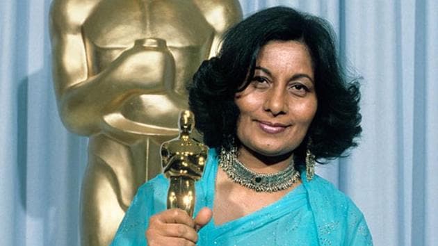 Costume designer Bhanu Athaiya, who passed away at the age of 91 in Mumbai on Thursday, with her Oscar in 1983. Costume designer Bhanu Athaiya, who passed away at the age of 91 in Mumbai on Thursday, with her Oscar in 1983.
