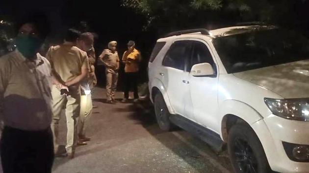 Police at the crime scene at Industrial Area in Chandigarh where Gurlal Brar, former state president of the Students Organisation of Panjab University was shot dead. (HT Chandigarh) Police at the crime scene at Industrial Area in Chandigarh where Gurlal Brar, former state president of the Students Organisation of Panjab University was shot dead. (HT Chandigarh)