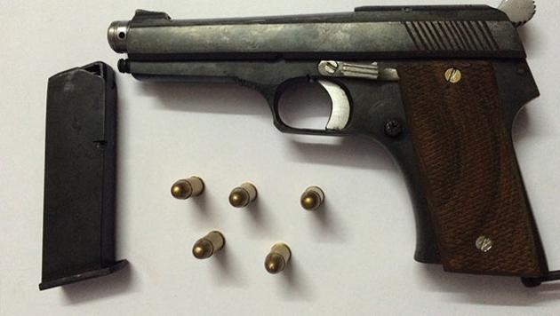 Locally made illegal guns, or ‘desi kattas’. (HT photo) Locally made illegal guns, or ‘desi kattas’. (HT photo)