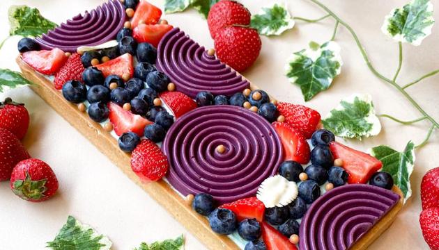 Mascarpone & Summer Berries cake. A modern take on our gorgeous tart featuring blueberries, strawberries and a mascarpone filling.