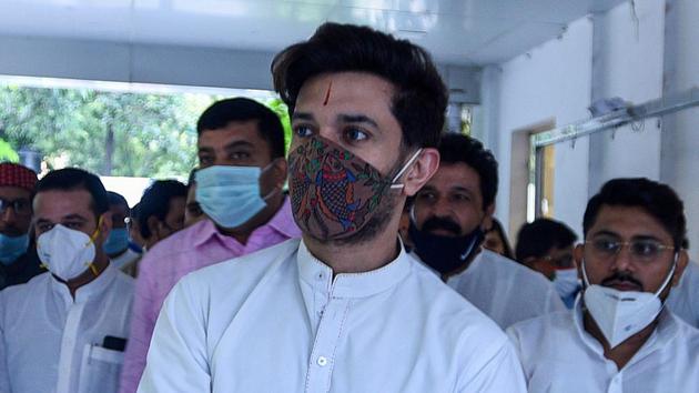 Lok Janshakti Party (LJP) president Chirag Paswan with other party leaders at his Delhi residence. (Biplov Bhuyan/HT File Photo) Lok Janshakti Party (LJP) president Chirag Paswan with other party leaders at his Delhi residence. (Biplov Bhuyan/HT File Photo)
