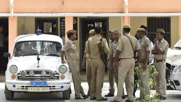 A forensic team also visited the spot on Saturday and collected evidence from the car. (HT file photo) A forensic team also visited the spot on Saturday and collected evidence from the car. (HT file photo)
