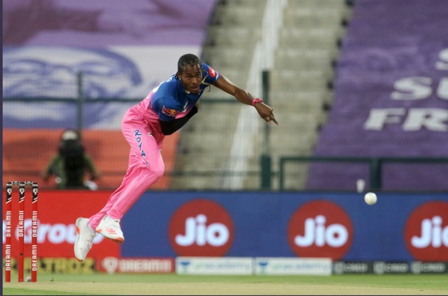 Jofra Archer takes a wicket. (IPl/twitter)