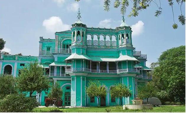 Rajmahal in Faridkot is spread over 14 acres. It was constructed in 1885 as the royal residence. Now, a 150-bed charitable hospital stands on a portion of the palace ground.(HT file photo)