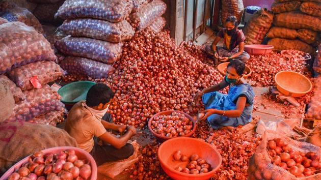 Currently, stored onion of rabi crop is being sold in the market.(PTI)