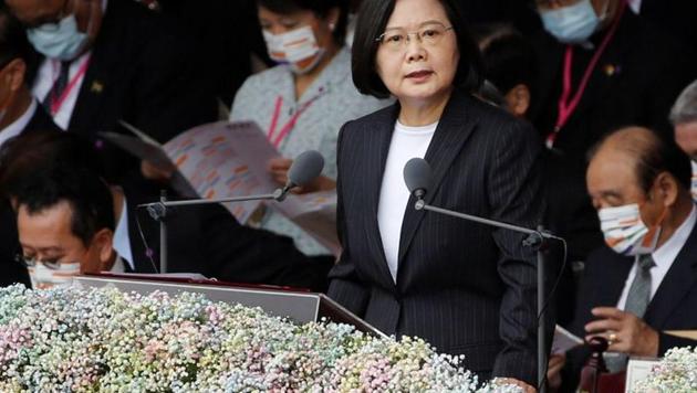Taiwan president Tsai Ing-wen delivers a speech during National Day celebrations in front of the Presidential Building in Taipei, Taiwan (REUTERS/Ann Wang) Taiwan president Tsai Ing-wen delivers a speech during National Day celebrations in front of the Presidential Building in Taipei, Taiwan (REUTERS/Ann Wang)