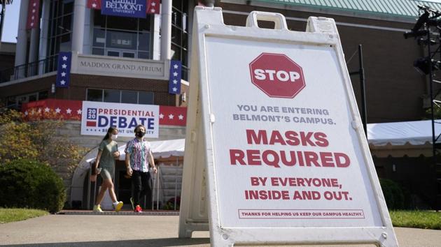A sign greets visitors outside the Curb Event Center at Belmont University as preparations take place for the third presidential debate in Nashville. President Donald Trump and Democratic presidential candidate, former vce president Joe Biden, are scheduled to debate Thursday, Oct. 22 (AP Photo/Patrick Semansky)