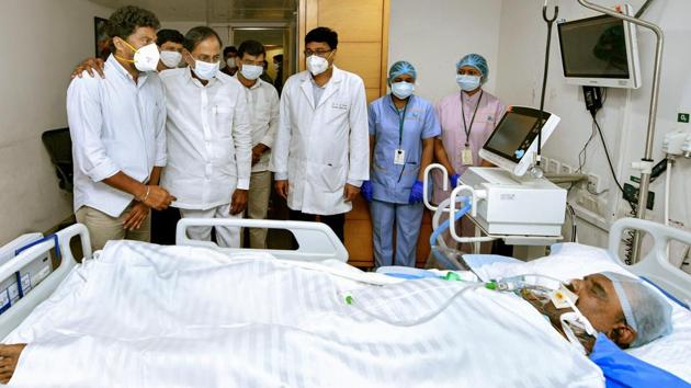 Telangana chief minister K Chandrashekhar Rao visited former home minister Nayini Narsimha Reddy at the hospital before he died.(PTI Photo)