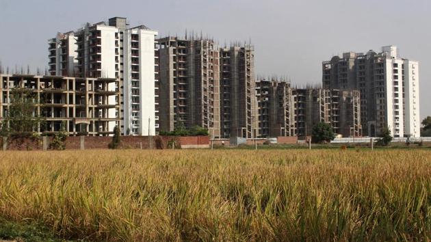 There are around 200 private housing societies in Mohali. Builders say buyer queries are coming in and end-users are looking for ready-to-move properties. (Gurminder singh/HT) There are around 200 private housing societies in Mohali. Builders say buyer queries are coming in and end-users are looking for ready-to-move properties. (Gurminder singh/HT)