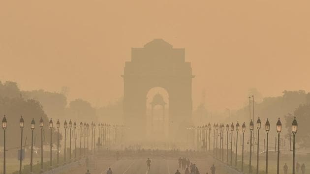 The State of Global Air 2020 report, which was released on Wednesday, has two warnings for India. First, India recorded the highest annual average PM 2.5 concentration exposure in the world in 2019, and second, the country has had the worst levels of PM 2.5 levels in the world for the last decade(Sanjeev Verma/HT PHOTO)