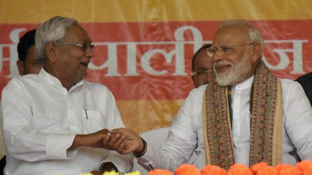 Prime Minister Narendra Modi and Bihar chief minister Nitish Kumar are seen during an election campaign rally in this file photo.(Santosh Kumar/HT Photo)