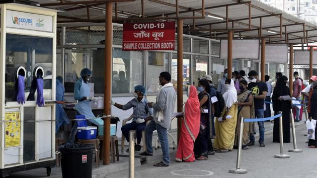Officials say they will use the time to upgrade health infrastructure in the state and to train medical staff for any sharp hike in future. (HT Photo) Officials say they will use the time to upgrade health infrastructure in the state and to train medical staff for any sharp hike in future. (HT Photo)