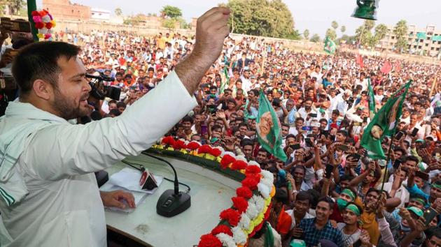 In contrast to large turnouts in election rallies for the upcoming Bihar assembly elections, people in urban areas are not holding meetings to decide on who to vote for.(PTI) In contrast to large turnouts in election rallies for the upcoming Bihar assembly elections, people in urban areas are not holding meetings to decide on who to vote for.(PTI)