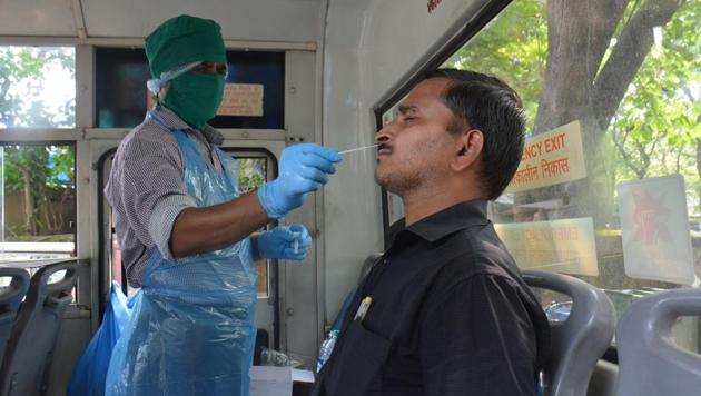 Free rapid antigen Covid-19 test in Mobile bus by TMC near central ground in Thane on Friday.(Praful Gangurde/HT Photo) Free rapid antigen Covid-19 test in Mobile bus by TMC near central ground in Thane on Friday.(Praful Gangurde/HT Photo)