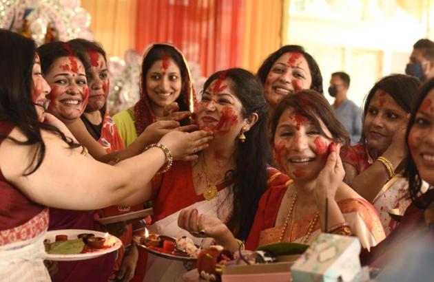 The 10 Days of Navratri and Durga Puja are a celebration of the divine feminine. (Praveen Kumar/HT Photos)