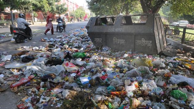 On Saturday, the meeting between MC officials led by municipal commissioner KK Yadav and garbage collectors’ unions had ended in a deadlock. (Keshav Singh/HT) On Saturday, the meeting between MC officials led by municipal commissioner KK Yadav and garbage collectors’ unions had ended in a deadlock. (Keshav Singh/HT)