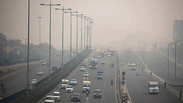 Hazy conditions at the Iffco Chowk flyover, as the city recorded a PM2.5 concentration of 267µg/m3 on Tuesday. Hazy conditions at the Iffco Chowk flyover, as the city recorded a PM2.5 concentration of 267µg/m3 on Tuesday.