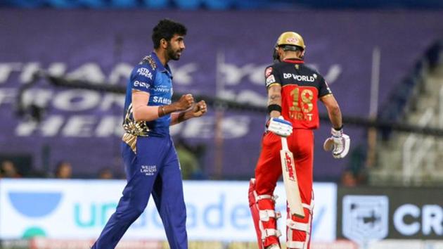 Mumbai Indians pacer Jasprit Bumrah picks up the wickets of RCB captain Virat Kohli, his 100th in IPL career.(Twitter/Mumbai Indians) Mumbai Indians pacer Jasprit Bumrah picks up the wickets of RCB captain Virat Kohli, his 100th in IPL career.(Twitter/Mumbai Indians)