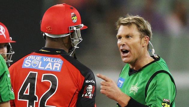 Shane Warne (R) of the Melbourne Stars has a heated exchange with Marlon Samuels of the Melbourne Renegades during the Big Bash League match between the Melbourne Stars and the Melbourne Renegades at Melbourne Cricket Ground on January 6, 2013.(Getty Images)
