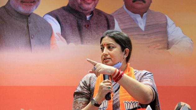 Union minister Smriti Zubin Irani addresses farmers via video conferencing at Bhartiya Janta Party (BJP) state headquarter, in Gandhinagar.(PTI) Union minister Smriti Zubin Irani addresses farmers via video conferencing at Bhartiya Janta Party (BJP) state headquarter, in Gandhinagar.(PTI)