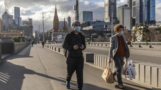 Crowds on the Melbourne’s streets — where mask wearing remains compulsory — were still thin Wednesday since residents are still restricted to travelling no more than 25 kilometers (16 miles) from home. (AP file photo) Crowds on the Melbourne’s streets — where mask wearing remains compulsory — were still thin Wednesday since residents are still restricted to travelling no more than 25 kilometers (16 miles) from home. (AP file photo)