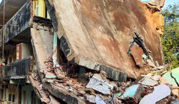 The building which collapsed in Dombivli early Thursday morning.(Sourced) The building which collapsed in Dombivli early Thursday morning.(Sourced)