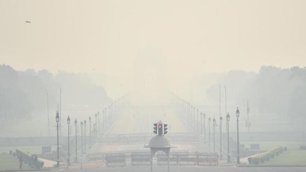 On Wednesday, Delhi’s pollution levels had improved marginally and its AQI reading was in the “poor” category for the first time in six days due to the strong winds that blew over the city the previous day.(ANI) On Wednesday, Delhi’s pollution levels had improved marginally and its AQI reading was in the “poor” category for the first time in six days due to the strong winds that blew over the city the previous day.(ANI)