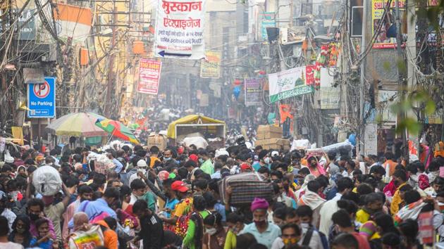 A view of a crowded Sadar Bazar with people flouting social distancing norms, as the festive season nears in New Delhi, on October 28. According to the Indian Health Ministry’s daily health bulletin, Delhi recorded 5,673 new cases of the coronavirus disease (Covid-19) on October 28. This is the highest single-day figure recorded in Delhi until now. (Amal KS / HT PHOTO) A view of a crowded Sadar Bazar with people flouting social distancing norms, as the festive season nears in New Delhi, on October 28. According to the Indian Health Ministry’s daily health bulletin, Delhi recorded 5,673 new cases of the coronavirus disease (Covid-19) on October 28. This is the highest single-day figure recorded in Delhi until now. (Amal KS / HT PHOTO)
